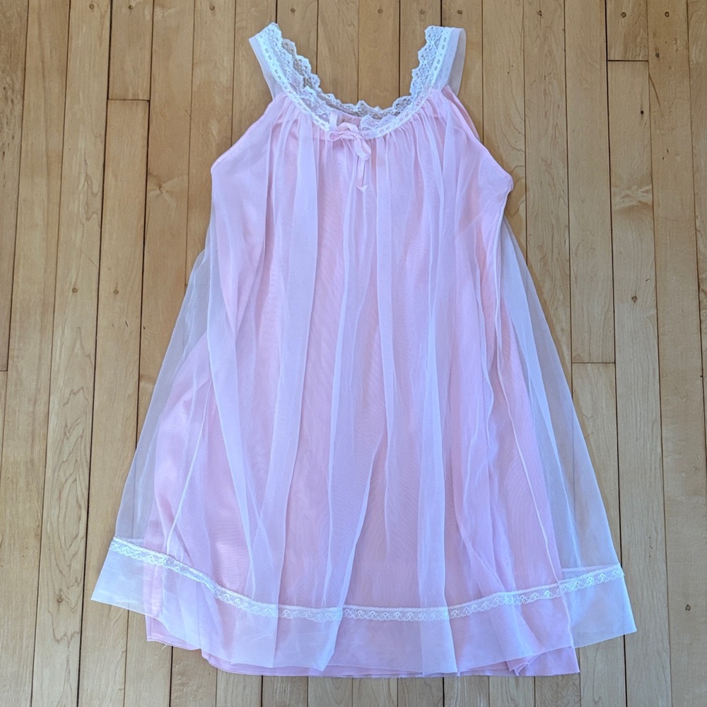 Vintage 70’s Pink Lace-Trim Babydoll Nightgown